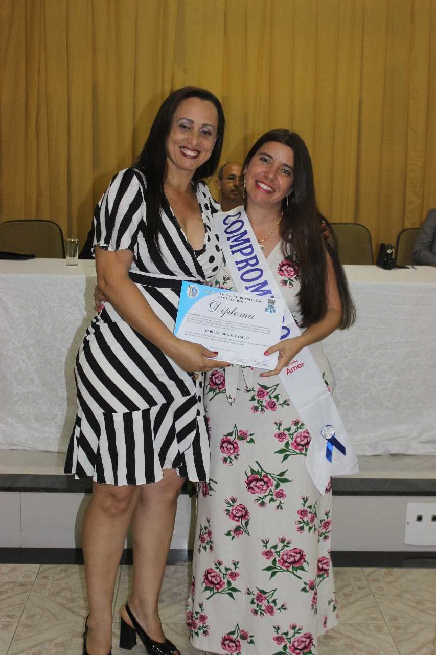 Diretores eleitos da Rede de Ensino tomam posse na Câmara de Vereadores